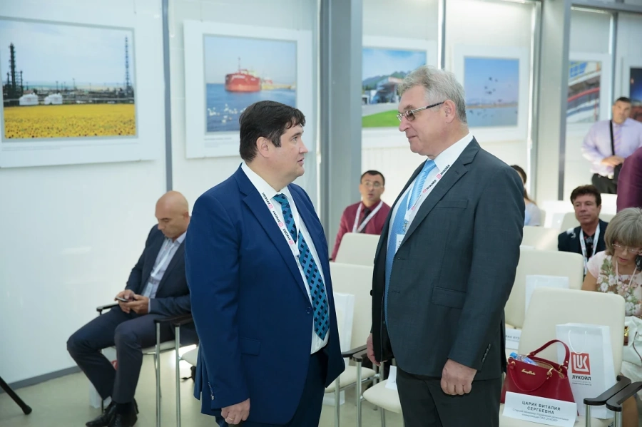  ЛУКОЙЛ НЕФТОХИМ БУРГАС ПРАЗНУВА 55 ГОДИНИ ОТ ПРОИЗВОДСТВОТО НА ПЪРВИЯ БЪЛГАРСКИ БЕНЗИН