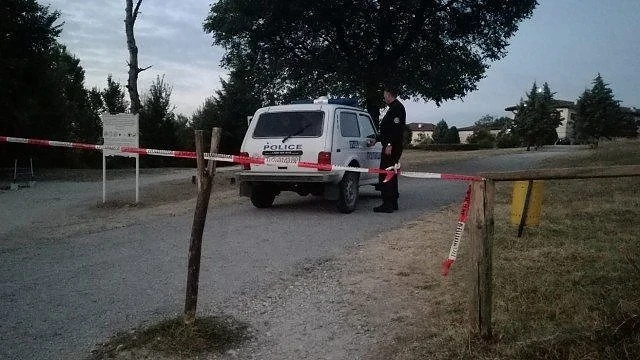 Мъже с кирки нахлули в Роженския манастир, за да търсят съкровище под иконите