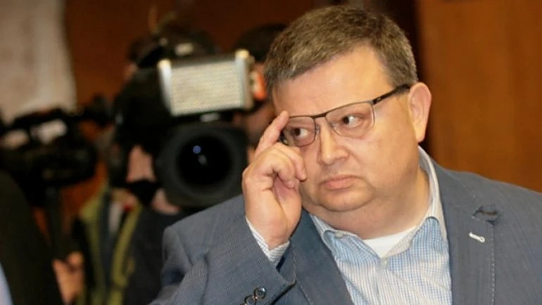 Цацаров разкри как действа цигарената мафия в България