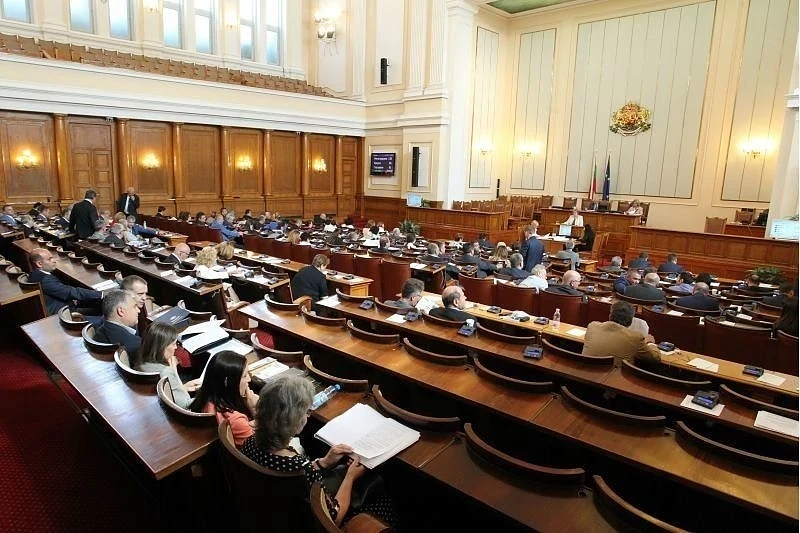 Важна поправка: КЕВР става последна инстанция за сделки като тази за ЧЕЗ