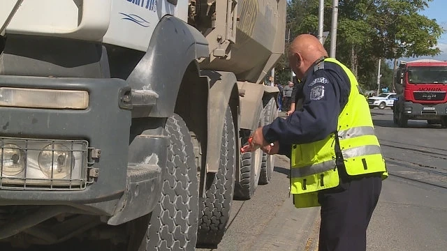 Жена загина след удар от тир в кв. „Орландовци”