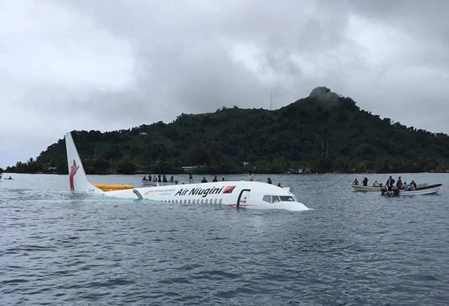„Боинг 737“ на компания Air Niugini \