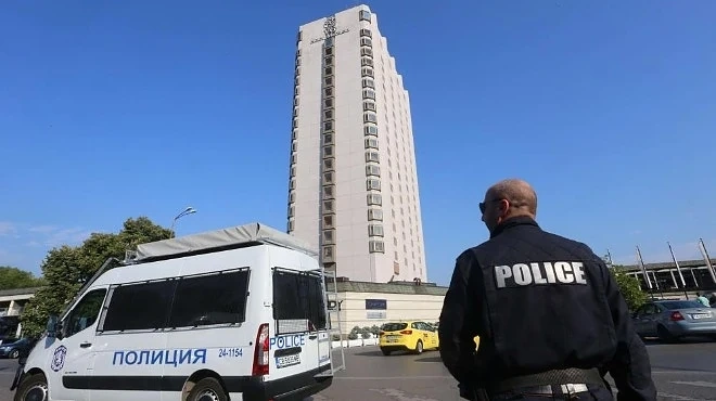 Съдът махна мярката на НАП да запечата хотел \