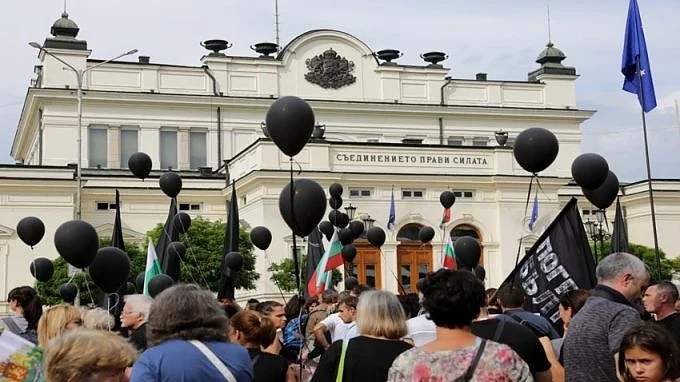 Протестиращите майки ще преговарят в Народното събрание