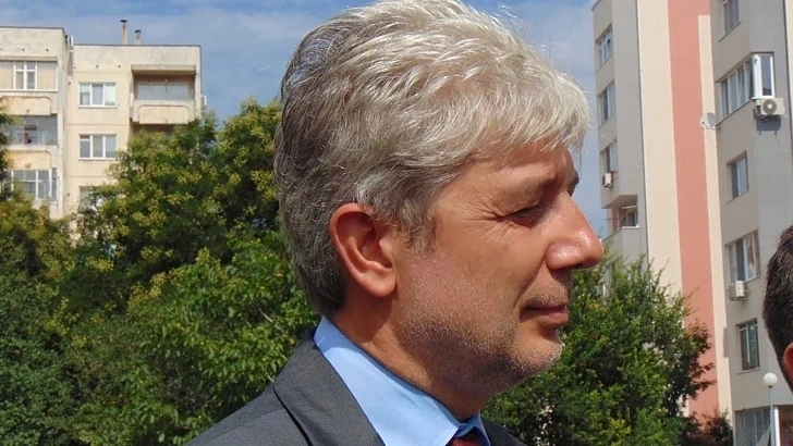Нено Димов: Не можем да забраним вноса на стари коли