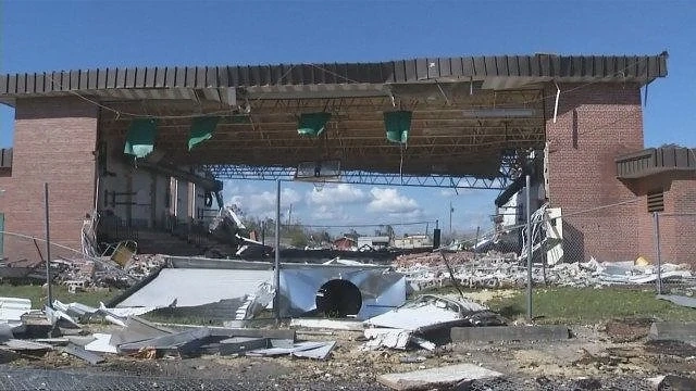 Най-малко седем загинали, хиляди домакинства без ток след урагана Майкъл