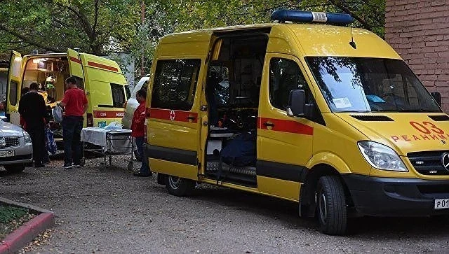 Траурна процесия в Керч: погребват убитите при масовата стрелба