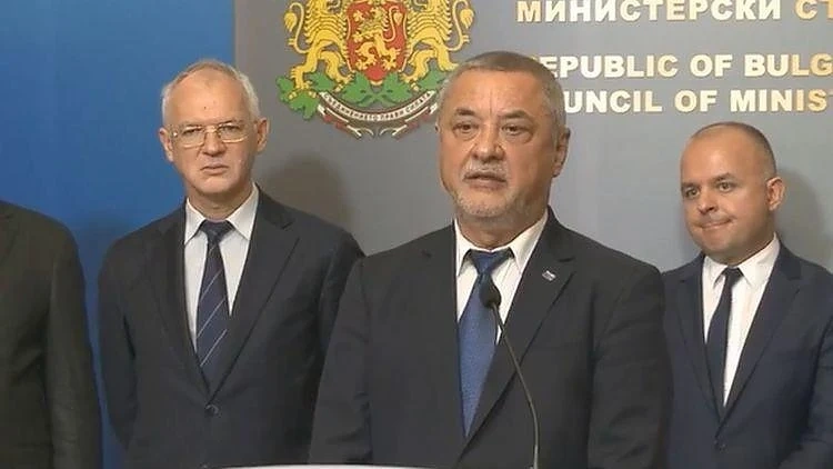 Симеонов няма да си подаде оставката