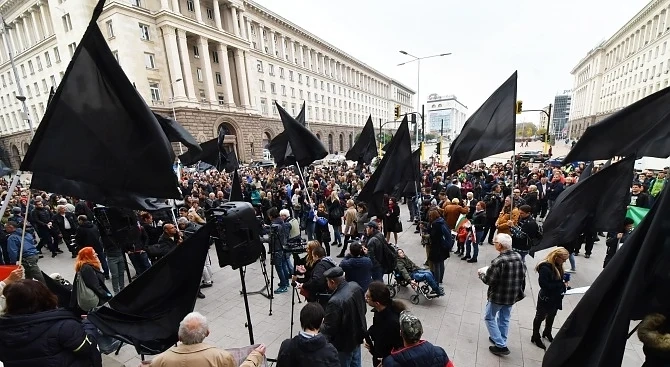 Разказът на един баща за протестите на майките