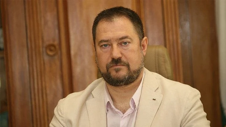 Съдът остави в ареста шефа на агенцията за българите в чужбина
