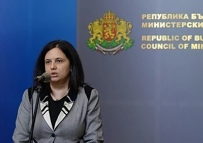 Служебен министър: Катя Матева беше блокирала 17 хил. молби за гражданство