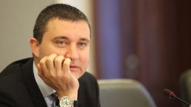 Горанов: Неприемливо е отговорните за срива на Търговския регистър да имат бонуси