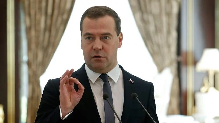 Медведев: Идва световна търговска война