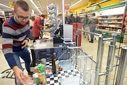 T Market откри първия си обект с каси на самообслужване в София
