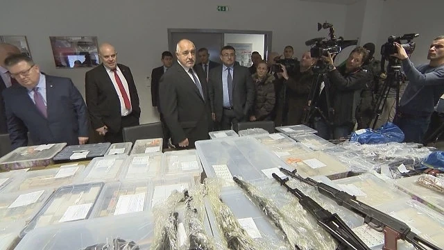 Арести в София и Казанлъшко заради незаконни арсенали 