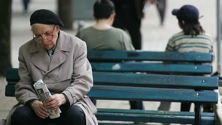 Евростат: В България 60% от младите жени и 80% от младите мъже живеят с родителите си 