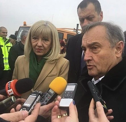 Магистралите се чистят два часа след спиране на снега, каза шефът на АПИ