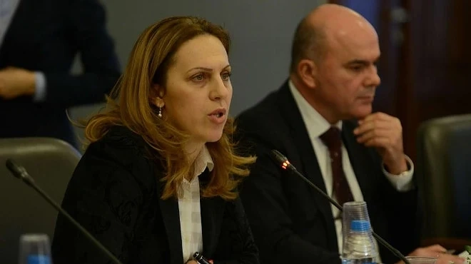Синдикати и работодатели в сблъсък за минималната заплата и нощния труд