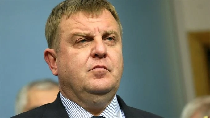 Красимир Каракачанов присъства на официално посрещане на 36-ия български военен контингент 