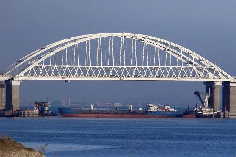 Украйна отново ще изпрати военни кораби през Керченския пролив