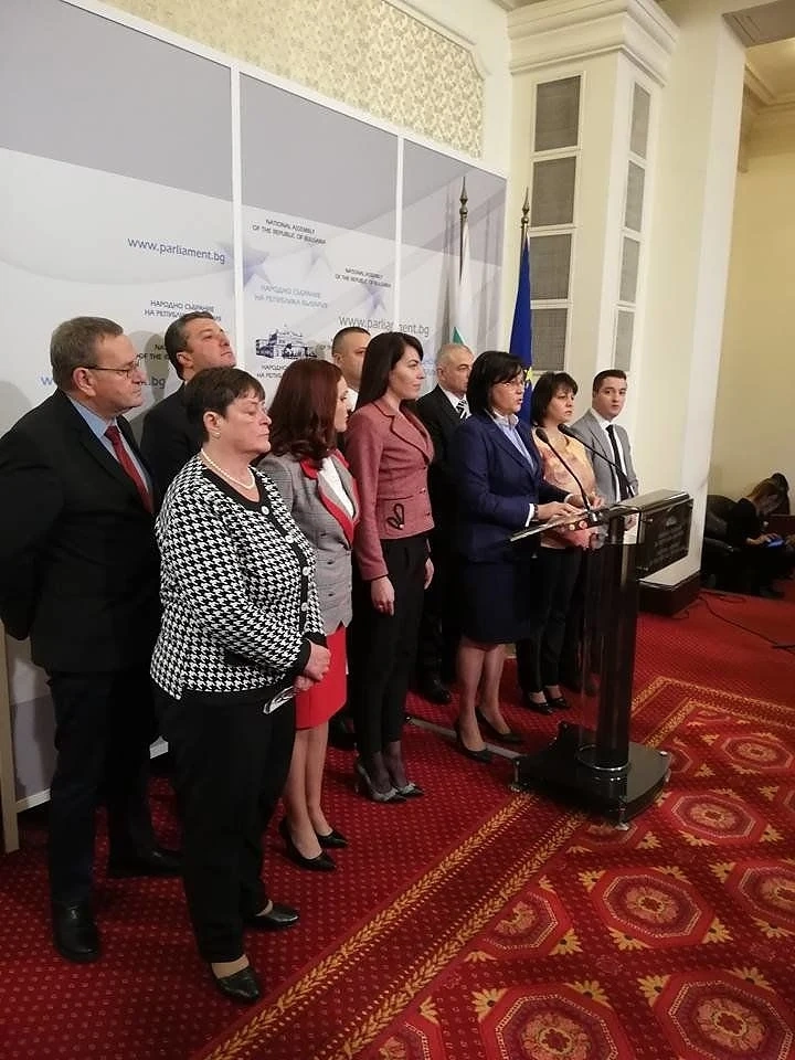 БСП предлага спирането на всички семейни помощи, ако дете под 16 г. не ходи на училище