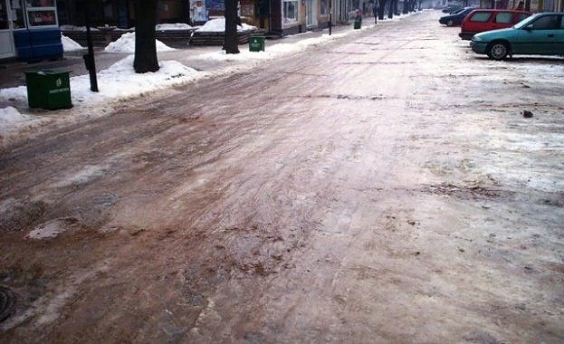 Първо дъжд, после сняг - идеални условия за поледици