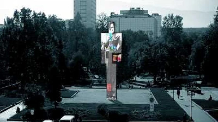 12-метрова фигура с 56 екрана може да замени „Бронзовата къща“