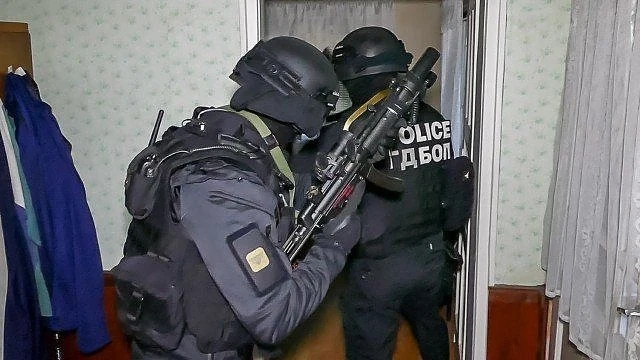 Спецакция в Благоевград, над 10 задържани през нощта