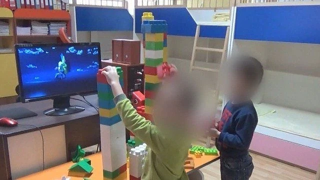 Родители: Учителка в детска градина блъска децата и им крещи, те се напишкват от стреса