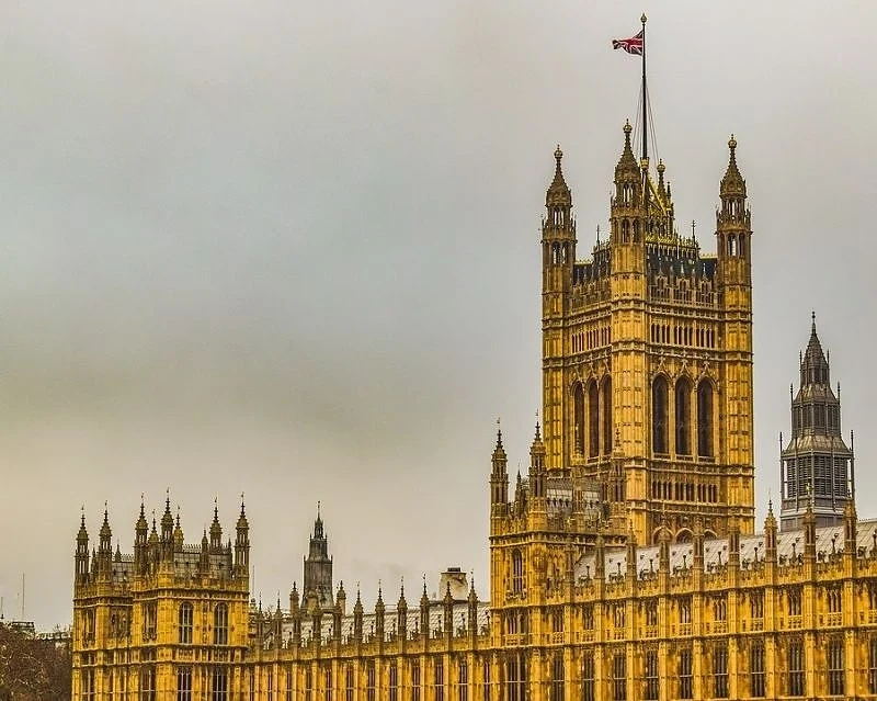 Британският парламент обвини Фейсбук с умишлена злоупотреба с лични данни
