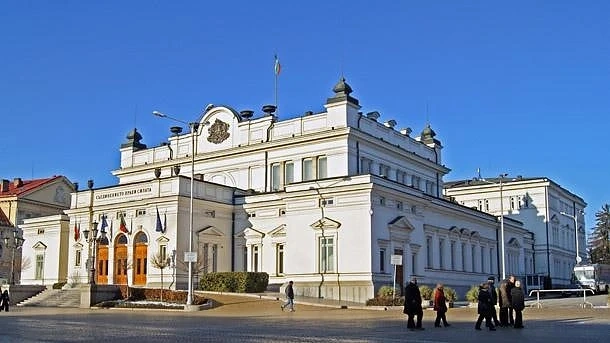Обмислят промяна в Правилника на НС заради отсъствието на БСП 