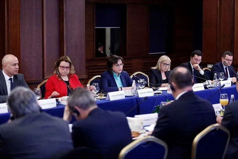 Нинова запозна посланици от ЕС с разследванията на Елена Йончева