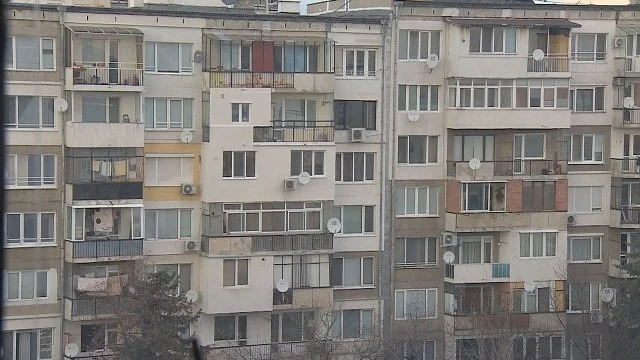 Кметове и зам.-кметове масово се настанявали незаконно в общински жилища