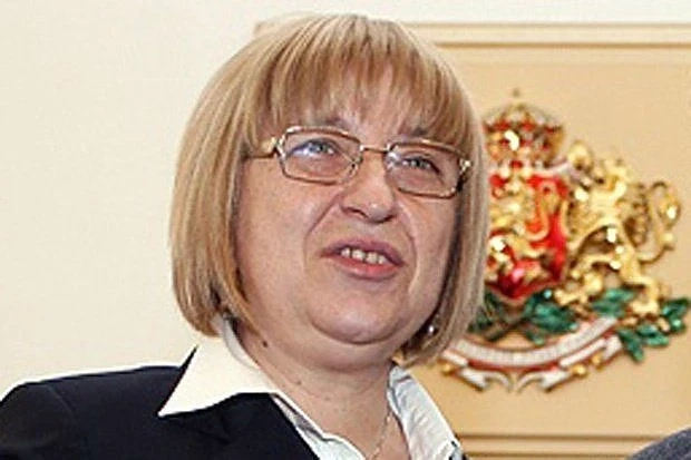 Антикорупционният фонд опроверга Цачева с документи