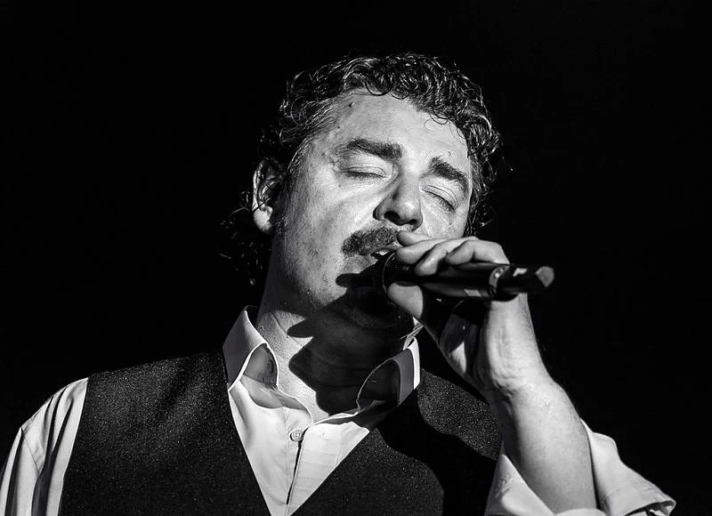 Камен Донев прати критиците си на майната им