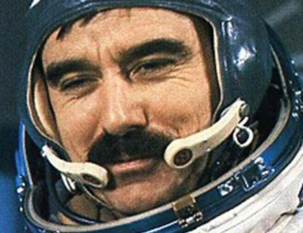 40 години от паметна за историята ни дата