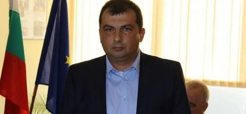 Обвиниха кмета на Септември, плащал скъпо за незапочнал ремонт