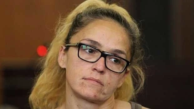 Десислава Иванчева стартира кампанията си за евровота от Районния съд