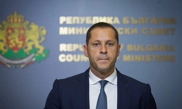 Повдигнаха обвинение на Александър Манолев