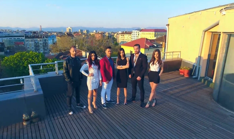 Звезден каст и интригуващ сюжет в новия уеб сериал “VIRAL” (ВИДЕО)