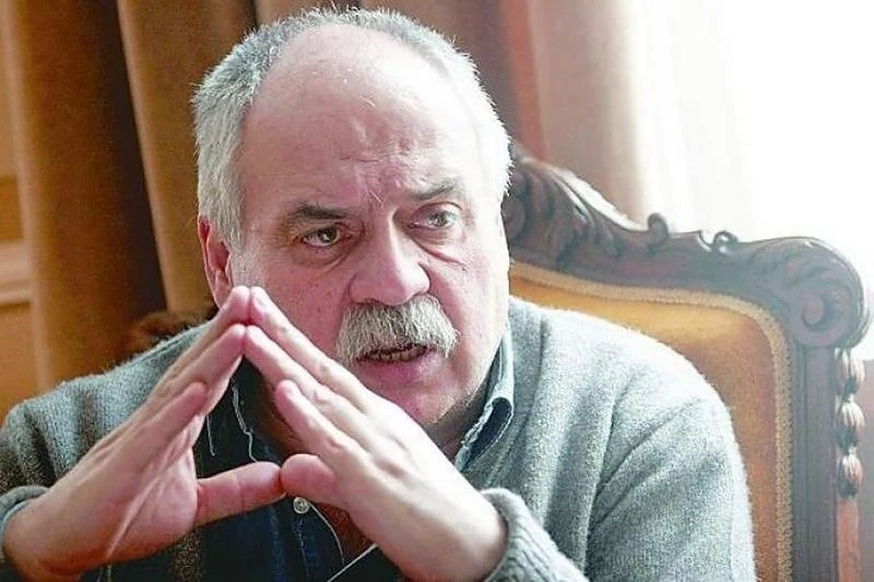 Режисьорът Павел Васев е получил 4 инсулта, състоянието му е стабилно