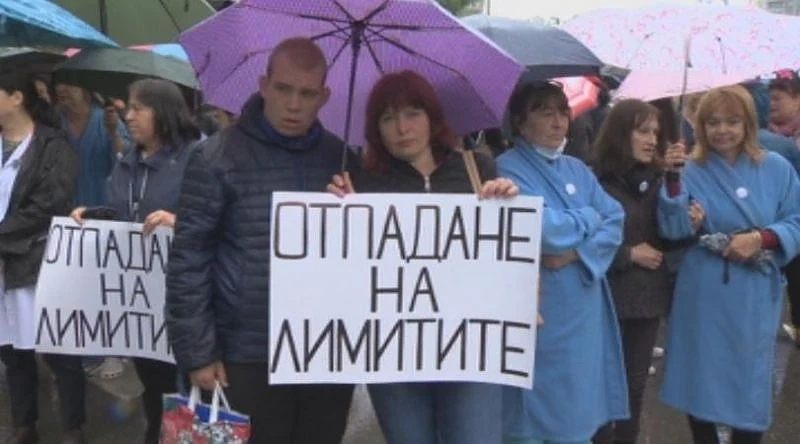 Протестът на педиатрите продължава с оставки и спиране на плановия прием