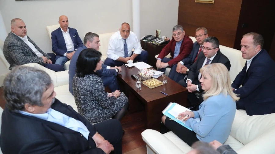 Тол системата се отлага с 3 месеца