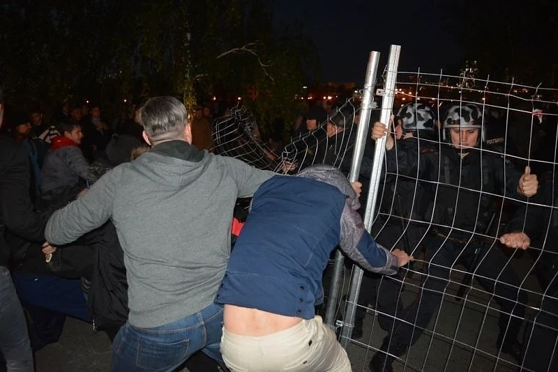 В Русия: десетки задържани на протест срещу застрояването на парк