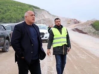 Борисов: Виждаш ли как става магистралата? Так, так, так!