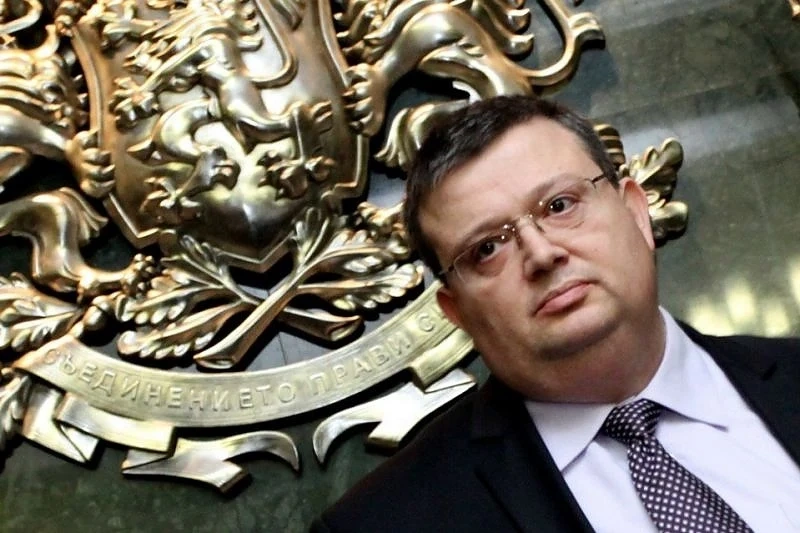 Цацаров разпореди проверка дали има нарушения на Закона за политическите партии