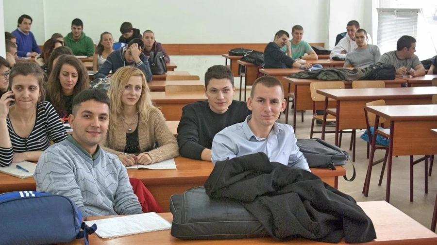 Зрелостниците се явяват на втора задължителна матура