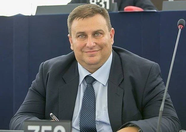В секция в Любимец: 221 гласа за ГЕРБ - 221 преференции за Емил Радев