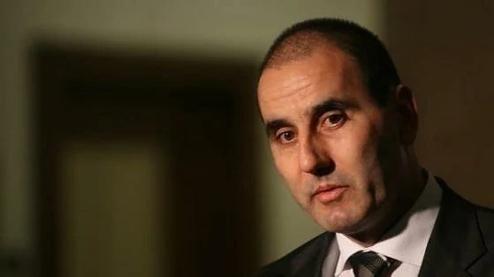 Цветанов подава оставка от всички постове