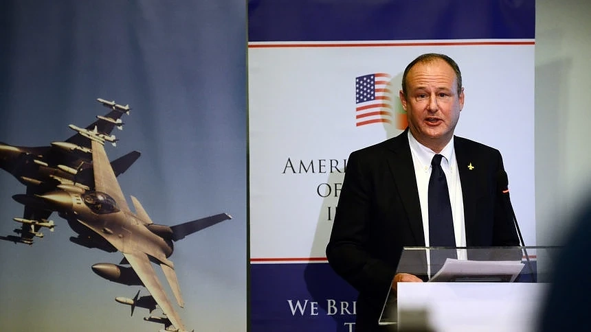 Процедура в полза на България е причината за високата цена за F-16, обяснява посолството на САЩ